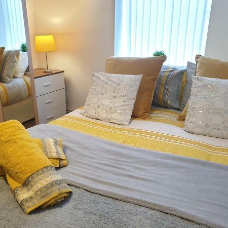 2 Bedroom Apartment Liverpool Hosted By Seren Property Exterior foto